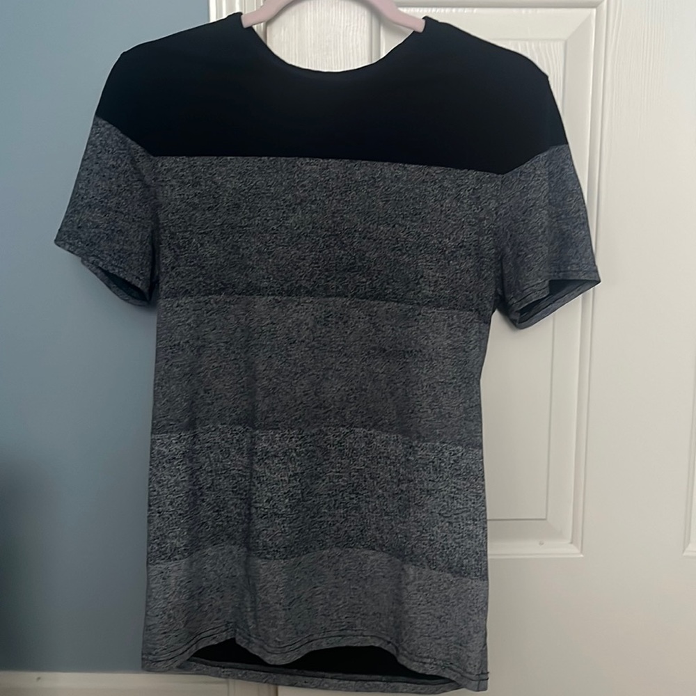 Express men’s crew neck tee size small